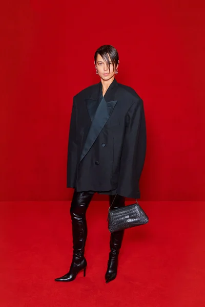 Look 16